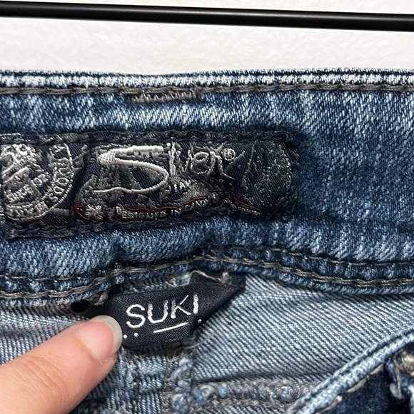 SILVER SUKI Y2K Low Rise Flap Pocket Bootcut Jeans Embellished Pocket Size 28x33 - Picture 3 of 10